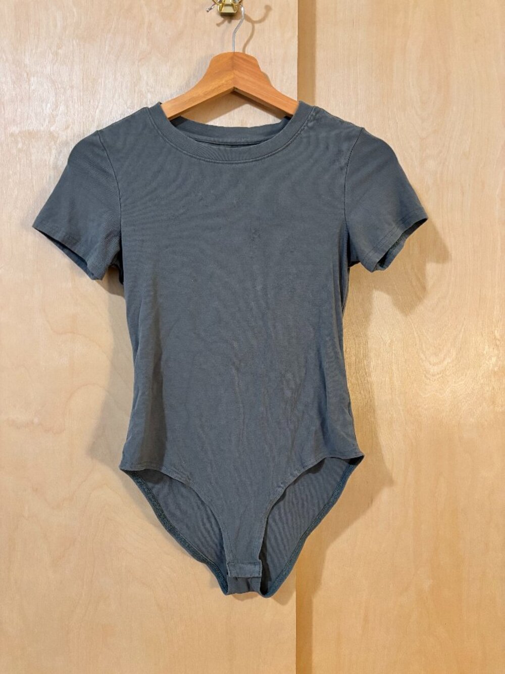 Earthy Green Micro-Ribbed Minimalist Crewneck Short Sleeve Bodysuit Size 4/S